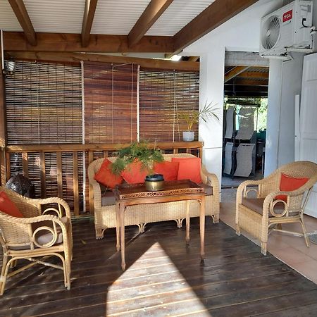 Le Val Rambaud Bed and Breakfast Saint-Denis Eksteriør billede