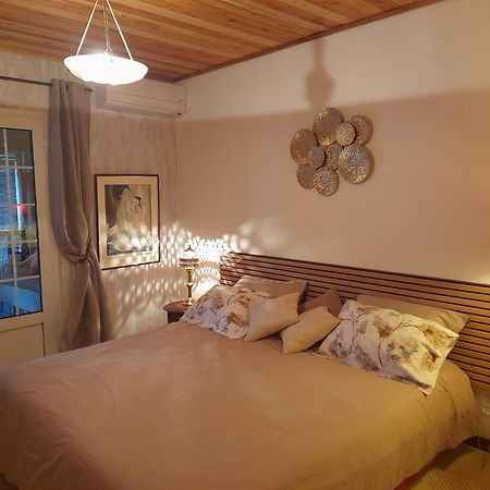 Le Val Rambaud Bed and Breakfast Saint-Denis Eksteriør billede